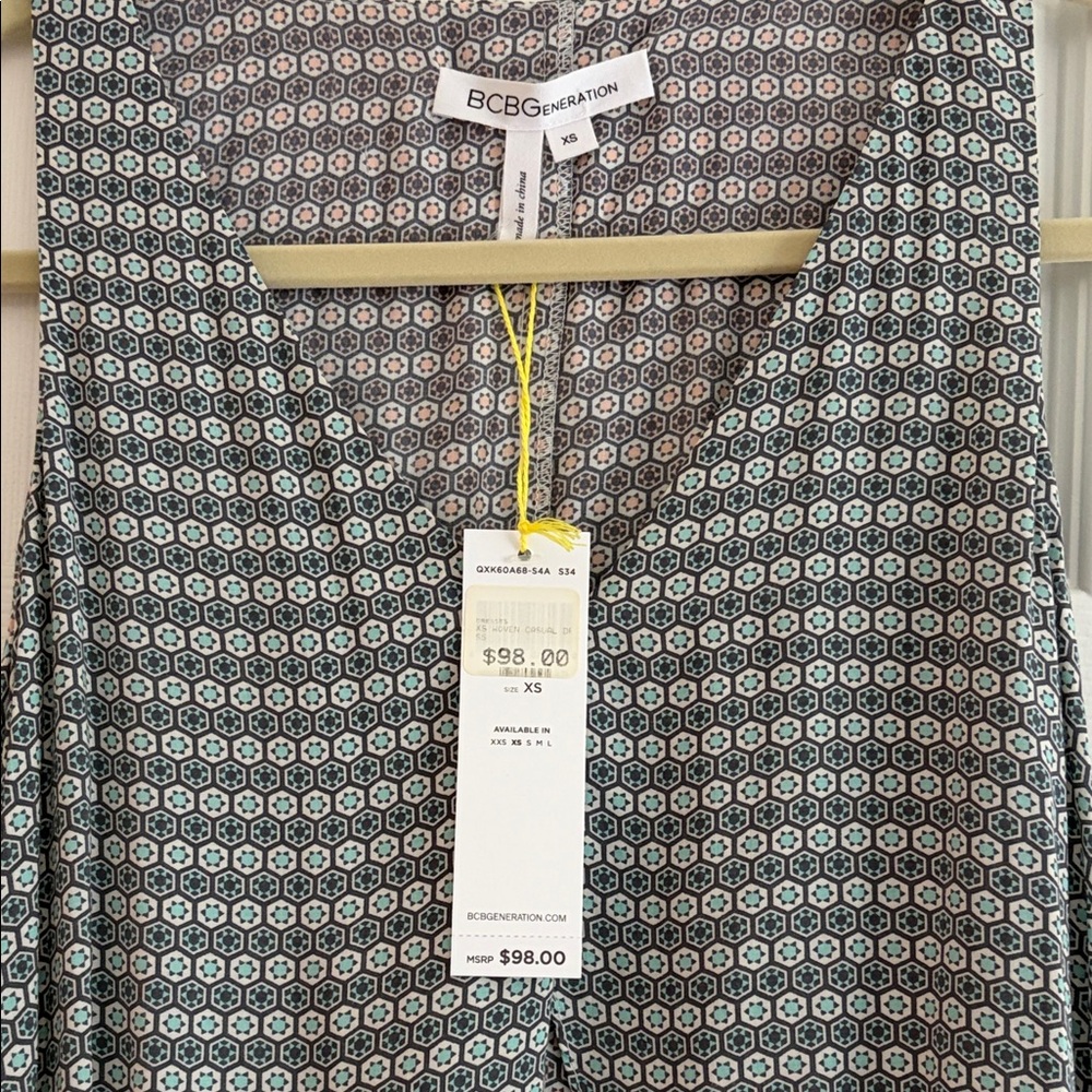 BCBGeneration Patterned V-Neck Top NWT - image 2